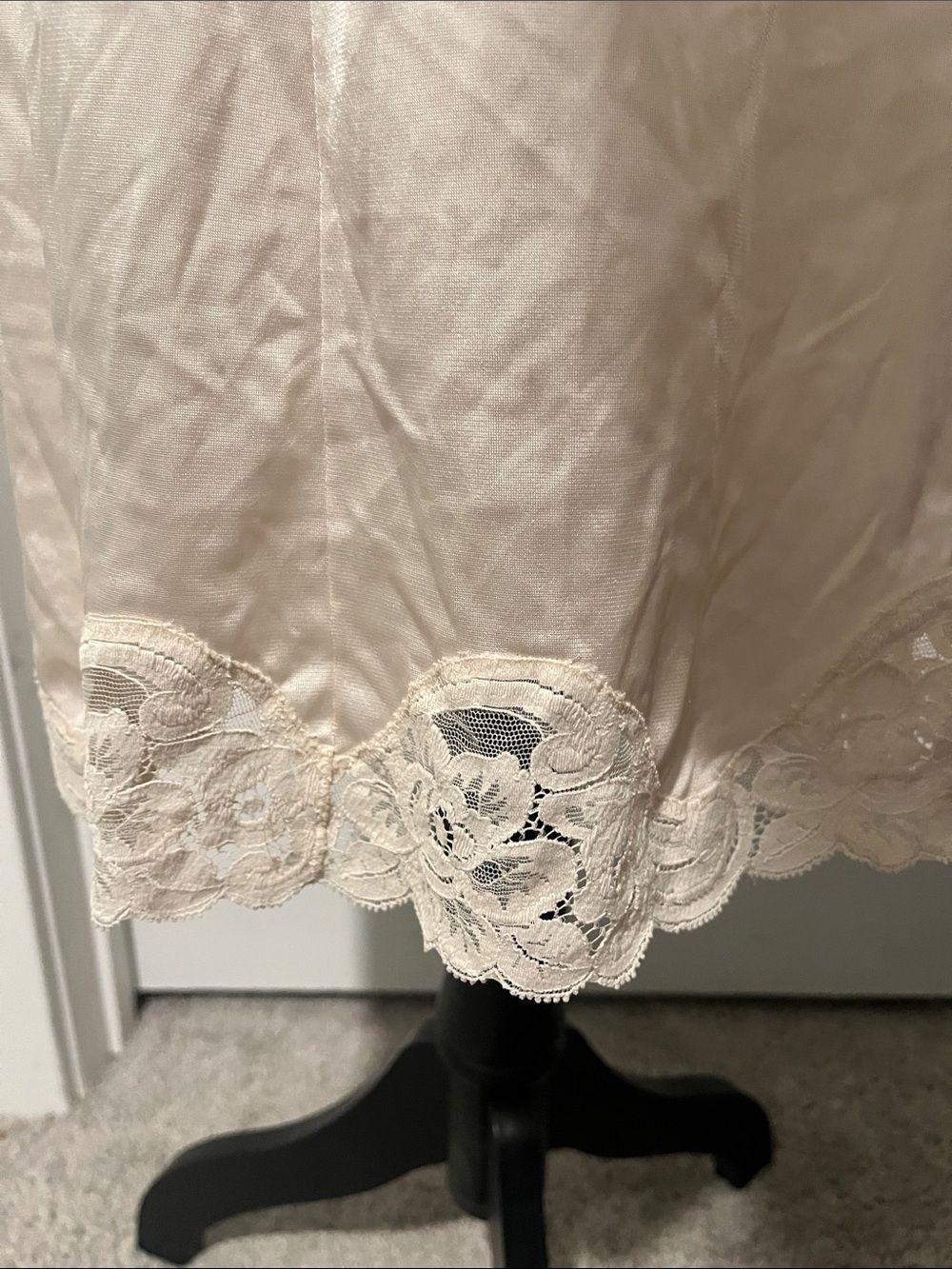Vintage Vanity Fair Cream Lace-Trim Slip Dress Nightgown Feminine Cottagecore - Picture 5 of 10